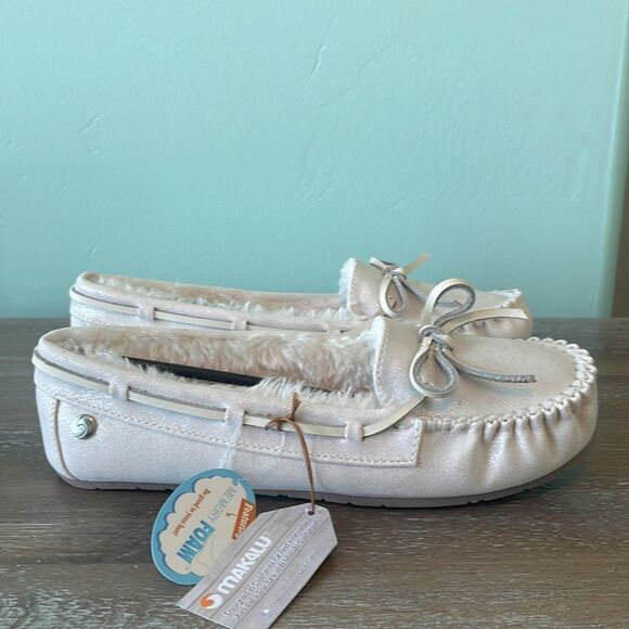 New in Box- Makula California Mock Out Moccasins Women's Size 6 in White Sparkle - Picture 3 of 11